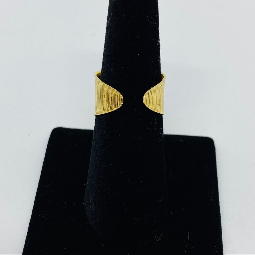 Vintage style Gold Ring - Picture 3 of 7